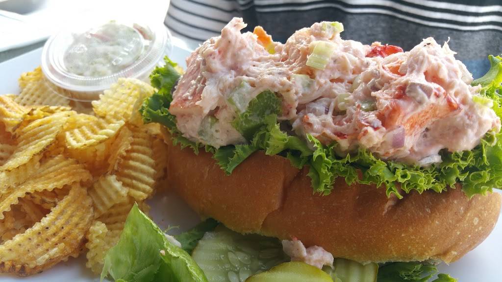 Claudios Waterfront | restaurant | 111 Main St, Greenport, NY 11944, USA | 6314771889 OR +1 631-477-1889