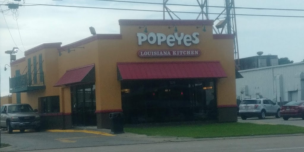 Popeyes Louisiana Kitchen | restaurant | 125 W Prien Lake Rd, Lake Charles, LA 70601, USA | 3374740093 OR +1 337-474-0093
