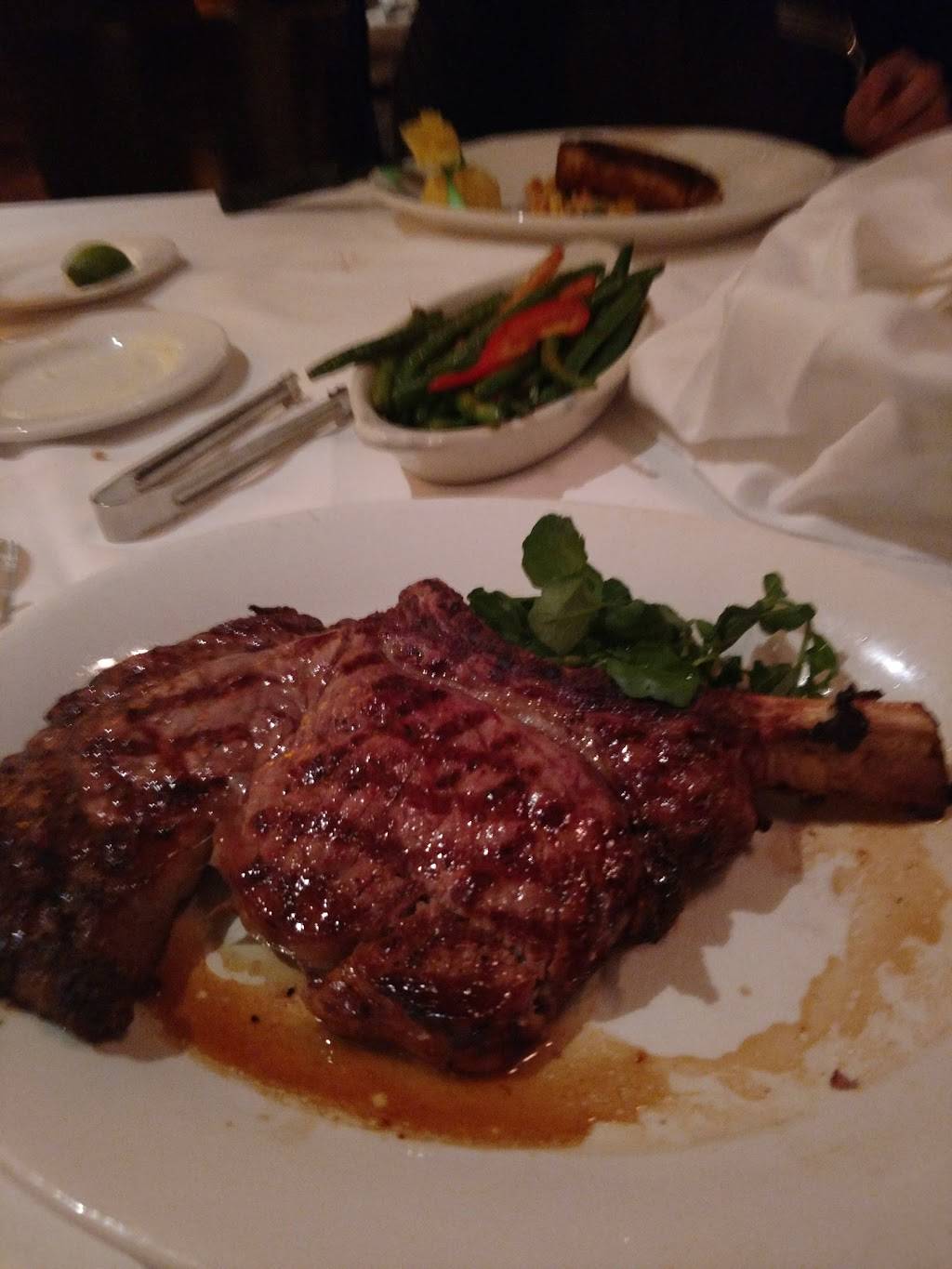 Shulas Steak House | restaurant | 301 E North Water St, Chicago, IL 60611, USA | 3126700788 OR +1 312-670-0788