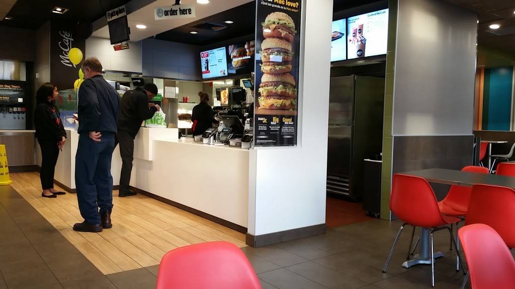 McDonalds | cafe | 9800 S Yosemite St, Lone Tree, CO 80124, USA | 3039250690 OR +1 303-925-0690