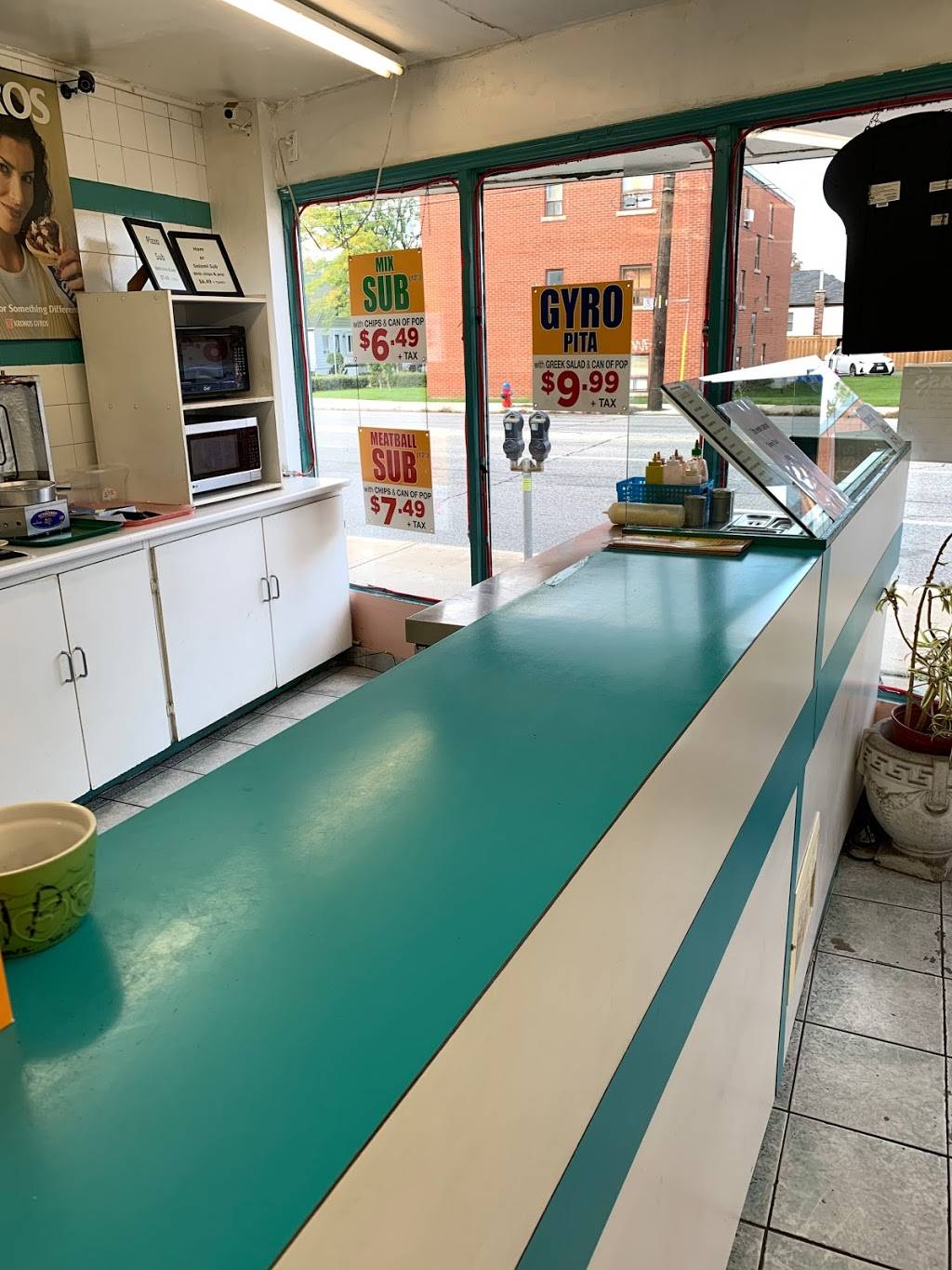 Fennell Submarine | meal takeaway | 676 Fennell Ave E, Hamilton, ON L8V 1V4, Canada | 9053856300 OR +1 905-385-6300