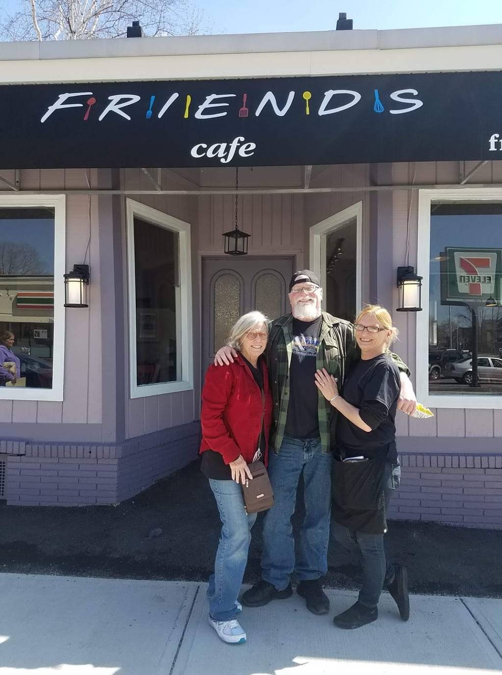 Friends Cafe | restaurant | 120 June St, Worcester, MA 01602, USA | 5083401050 OR +1 508-340-1050