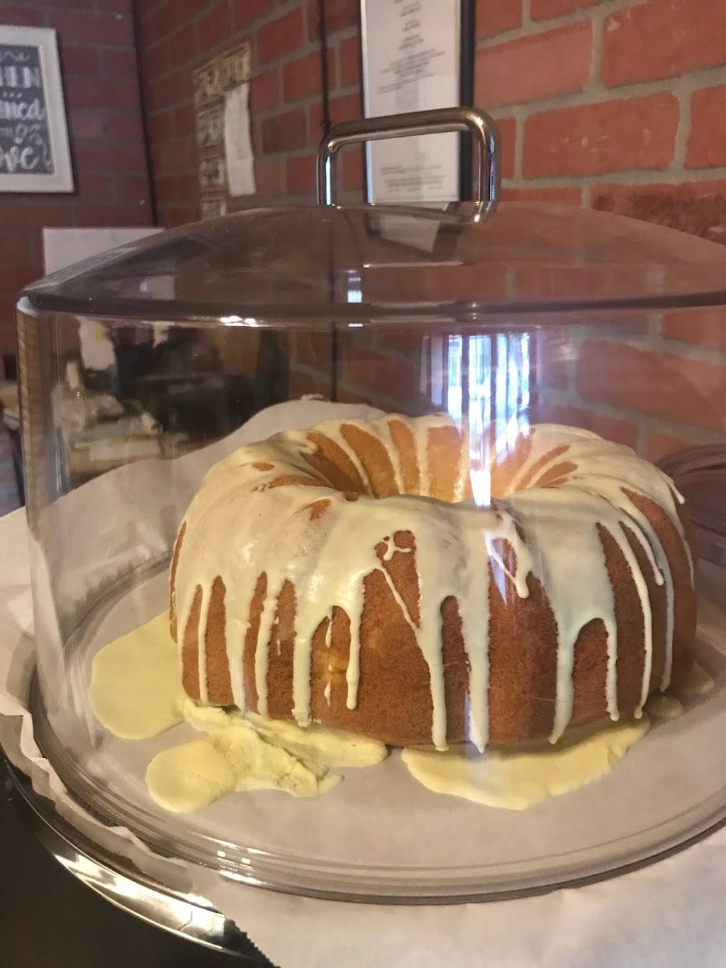 Fish & Chikzz | restaurant | 238 Broadway, Newburgh, NY 12550, USA | 8456707282 OR +1 845-670-7282