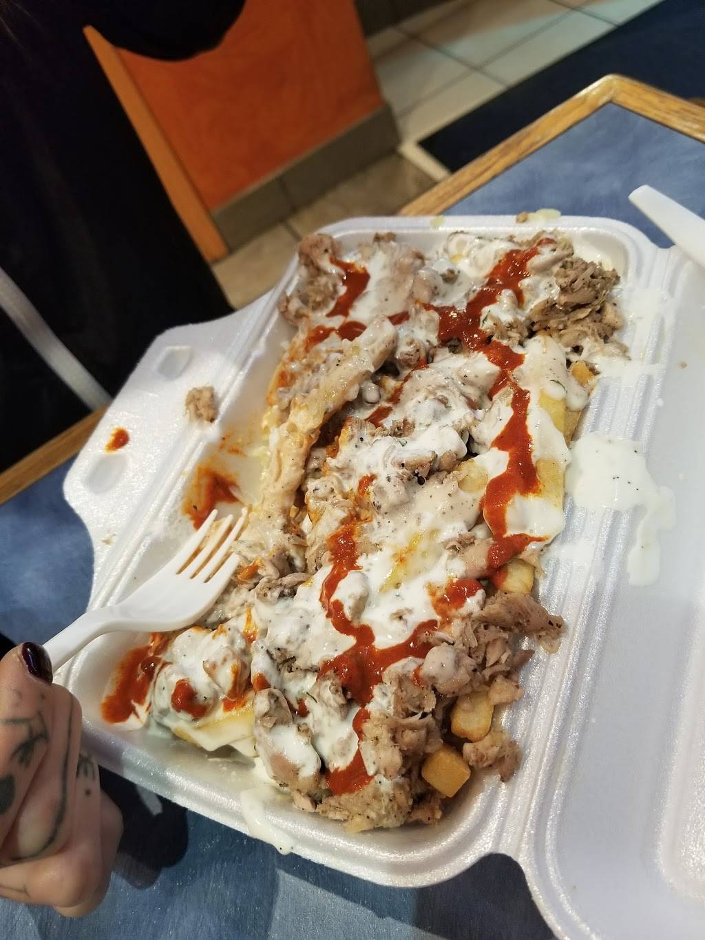Osmows Shawarma | restaurant | 600 Lakeshore Rd E, Mississauga, ON L5G 1J4, Canada | 9059901086 OR +1 905-990-1086