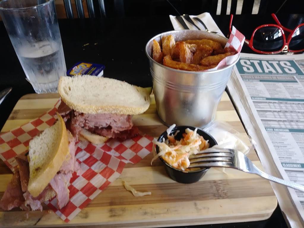 Le Célébrité | restaurant | 3495 Boulevard Taschereau, Saint-Hubert, QC J4T 2G2, Canada | 4506785050 OR +1 450-678-5050