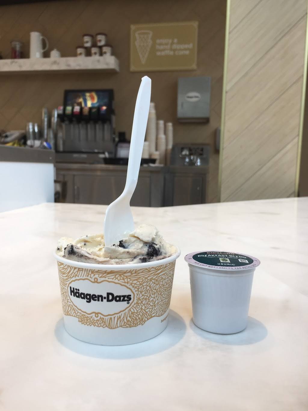 Häagen-Dazs | restaurant | 7 Backus Ave, Danbury, CT 06810, USA | 2037988242 OR +1 203-798-8242