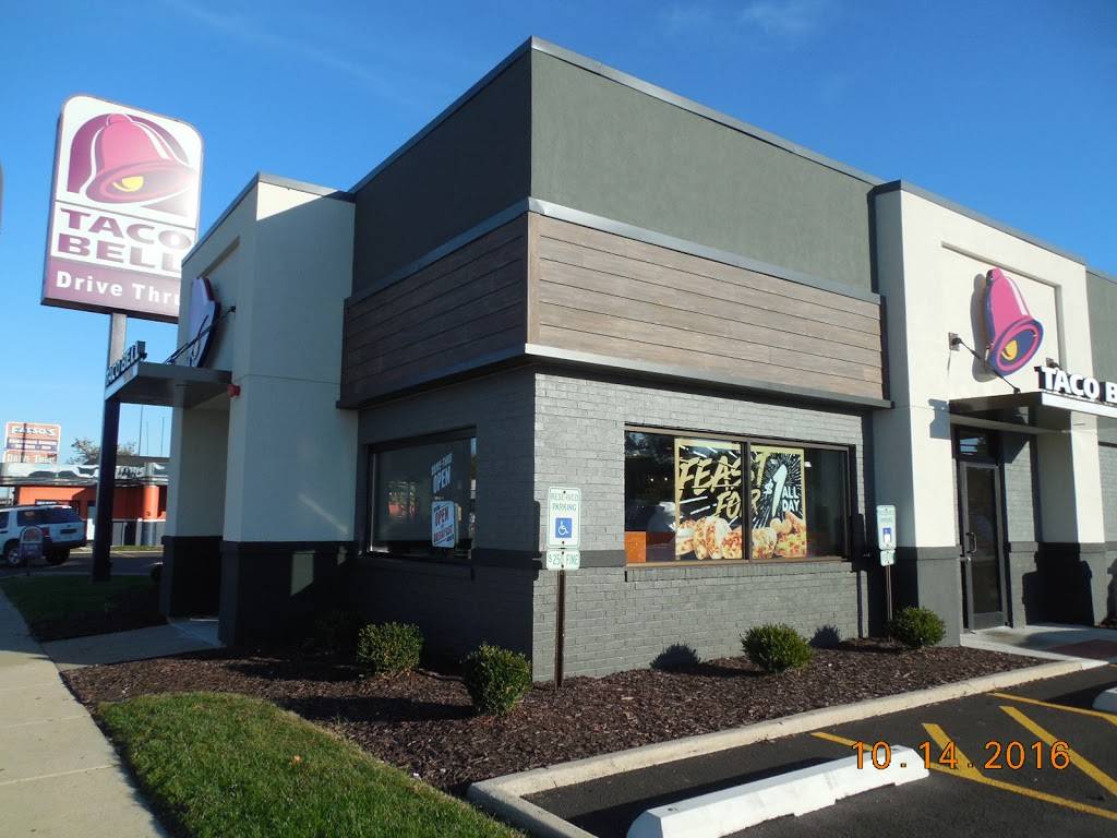 Taco Bell | meal takeaway | 6049 W 95th St, Oak Lawn, IL 60453, USA | 7084223433 OR +1 708-422-3433