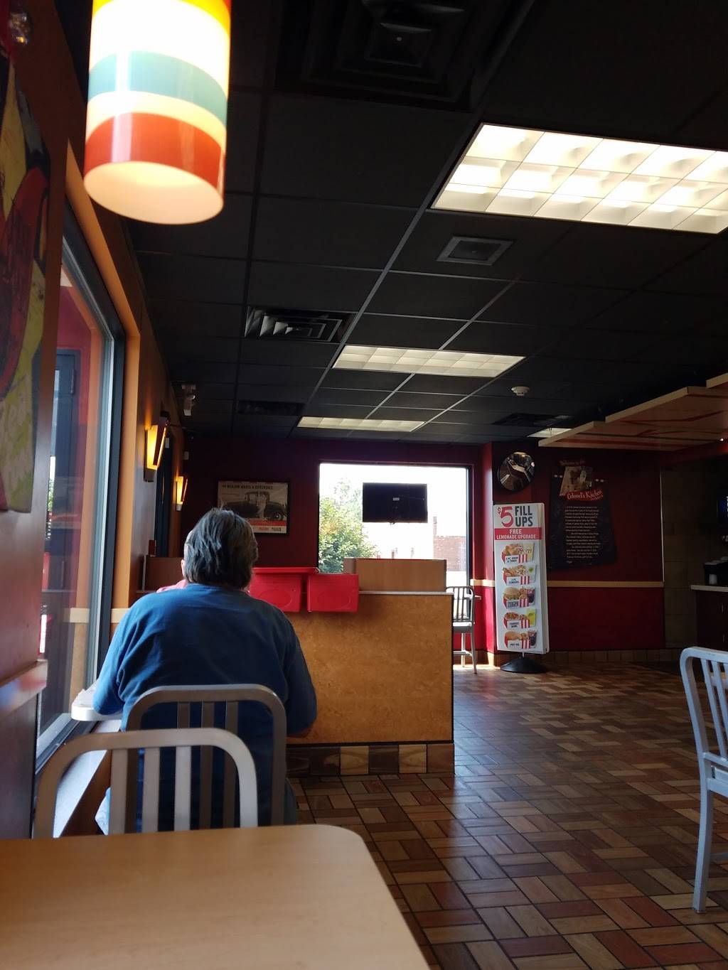 KFC | restaurant | 5240 Eastern Ave SE, Kentwood, MI 49508, USA | 6165380970 OR +1 616-538-0970
