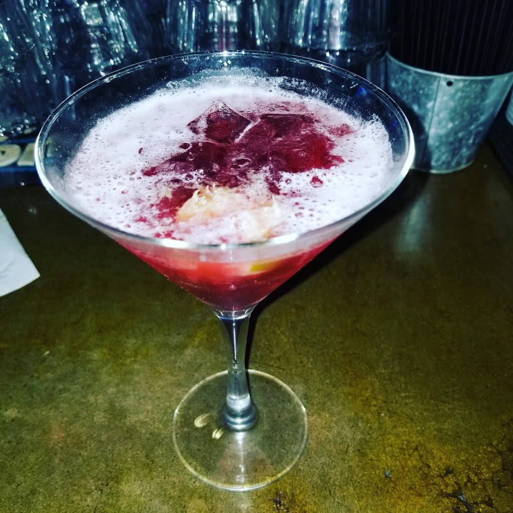 Trayces Too | restaurant | 2578 Ashley River Rd, Charleston, SC 29414, USA | 8435562378 OR +1 843-556-2378