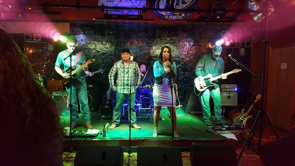 Redzone Sports Bar & Grill Llc | restaurant | 13510 IL-37, Marion, IL 62959, USA | 6189833066 OR +1 618-983-3066