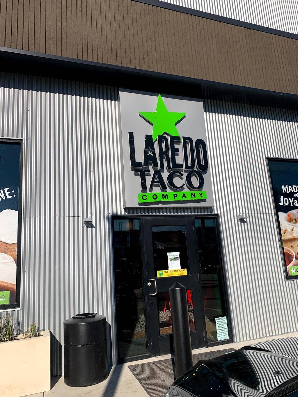 Laredo Taco Company | restaurant | 1805 Sylvan Ave, Dallas, TX 75208, USA | 2145072627 OR +1 214-507-2627