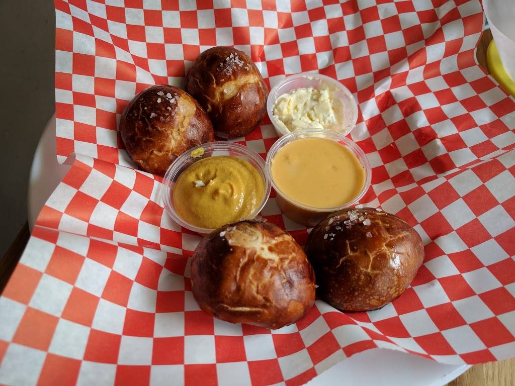 Good Dog Houston | restaurant | 1312 W Alabama St, Houston, TX 77006, USA | 3468003647 OR +1 346-800-3647