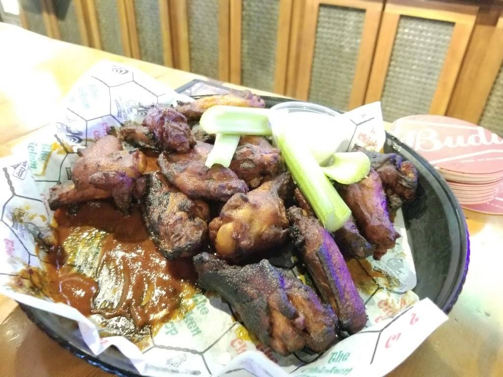 The Chicken Coop Sports Bar and Grill | restaurant | 12725 Meredith Dr, Urbandale, IA 50323, USA | 5153342667 OR +1 515-334-2667