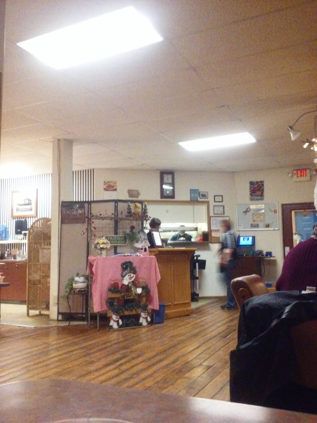 Dannys Sports Spot | night club | 1013 S 2nd St, Cherokee, IA 51012, USA | 7122254556 OR +1 712-225-4556