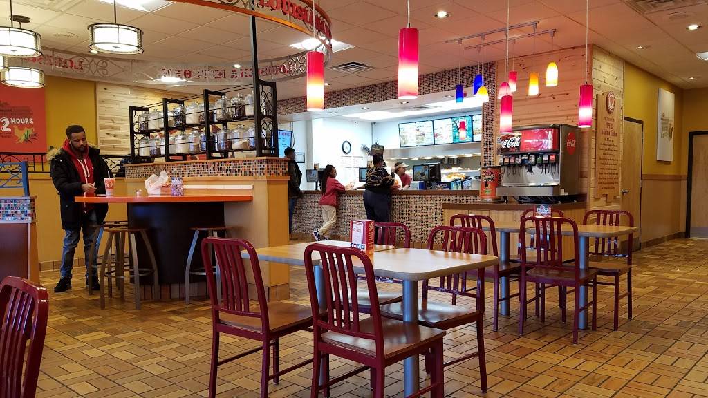 Popeyes Louisiana Kitchen | restaurant | 2310 Iverson St, Temple Hills, MD 20748, USA | 3014233020 OR +1 301-423-3020