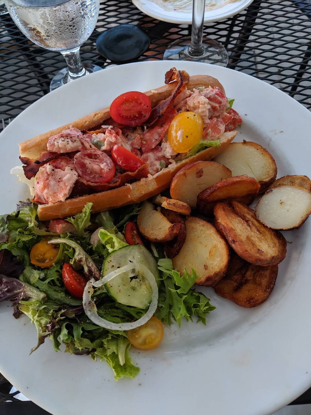 My Place by the Sea | restaurant | 68 Bearskin Neck, Rockport, MA 01966, USA | 9785469667 OR +1 978-546-9667