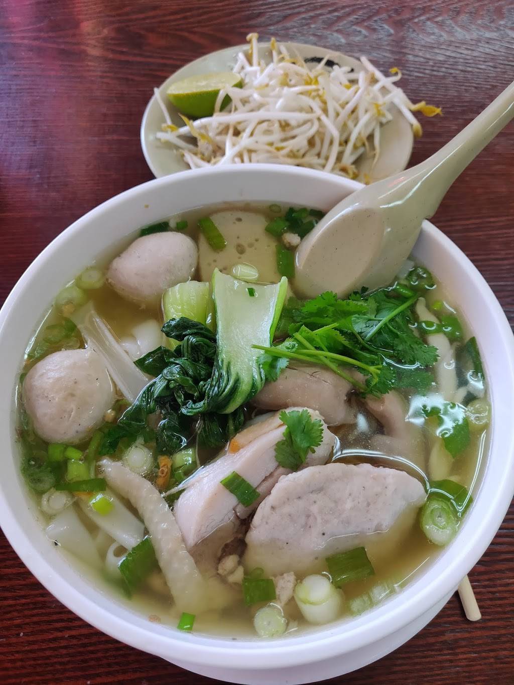 Kim Chuy Restaurant | restaurant | 727 N Broadway # 103, Los Angeles, CA 90012, USA | 2136877215 OR +1 213-687-7215