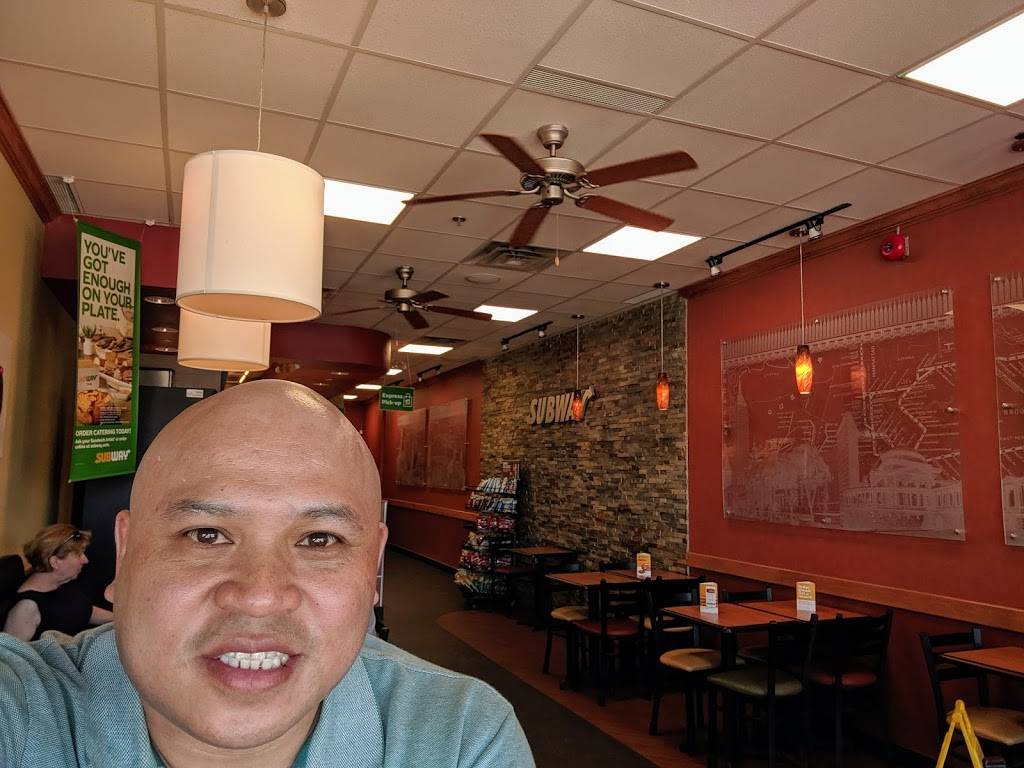 Subway | restaurant | Kingsbury Centre, 1891 Rathburn Rd E Unit #18, Mississauga, ON L4W 3Z3, Canada | 9052322050 OR +1 905-232-2050