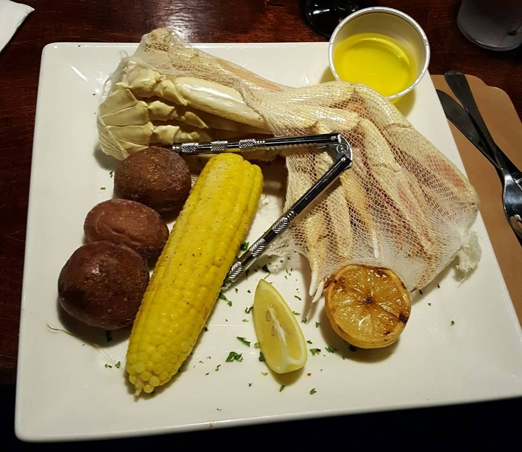 Bakers Water Street Bar & Grille | restaurant | 4 Robbins Pkwy, Toms River, NJ 08753, USA | 7322404800 OR +1 732-240-4800