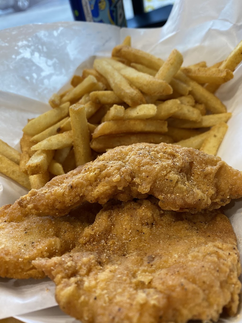 Saucy Dogs-Burgers-Tenders | restaurant | 1456 Bass Pro Drive, St Charles, MO 63301, USA | 6364931903 OR +1 636-493-1903