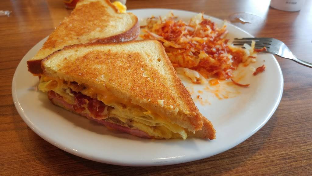 Dennys | restaurant | 1129 Broadway St, King City, CA 93930, USA | 8313854385 OR +1 831-385-4385