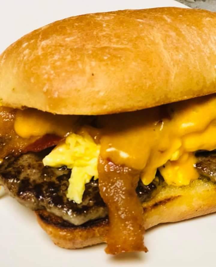 The Howell Diner | restaurant | 799 S Latson Rd, Howell, MI 48843, USA | 5175188947 OR +1 517-518-8947