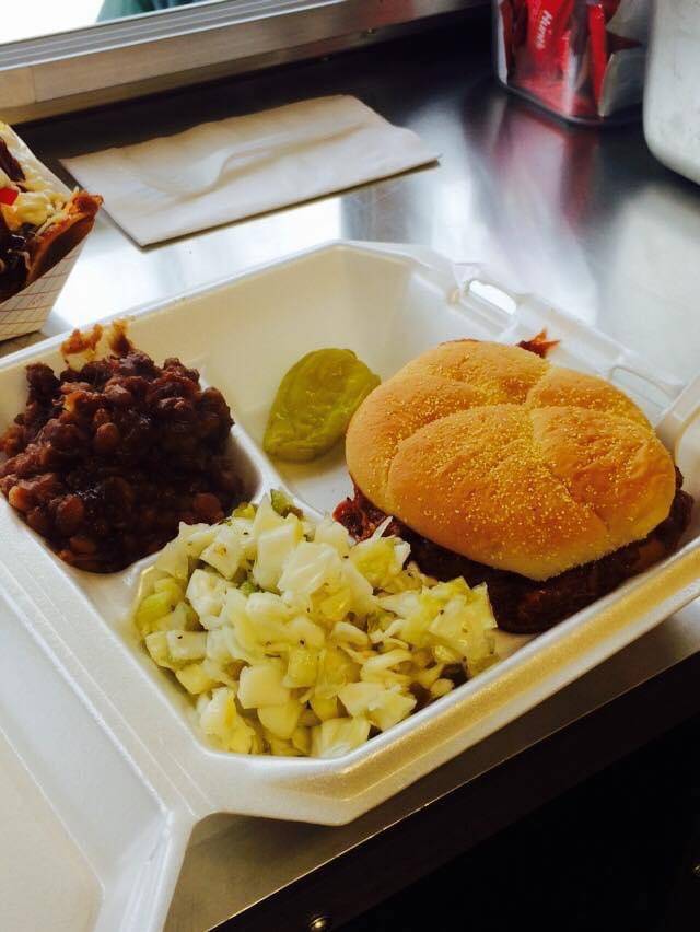 Tailgaters BBQ | restaurant | 10542 IN-246, Coal City, IN 47427, USA | 8125855388 OR +1 812-585-5388