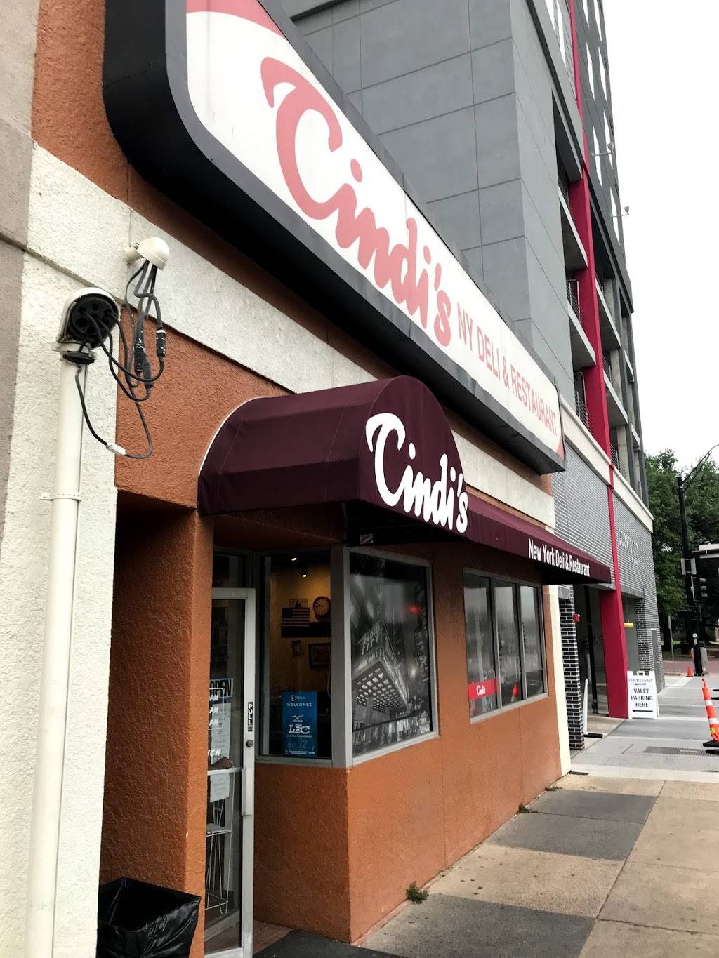 Cindis NY Deli & Restaurant | restaurant | 306 S Houston St, Dallas, TX 75202, USA | 2147444745 OR +1 214-744-4745