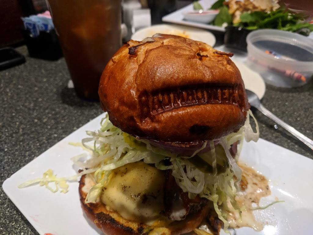 Baumhowers Victory Grille - Vestavia Hills | restaurant | 1270 Montgomery Hwy, Vestavia Hills, AL 35216, USA | 2054037474 OR +1 205-403-7474