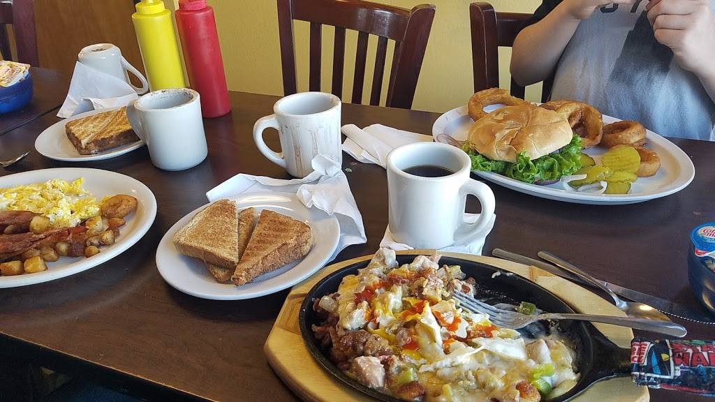 Gabes Cafe | restaurant | 500 8th St B, Dacono, CO 80514, USA | 3038338915 OR +1 303-833-8915