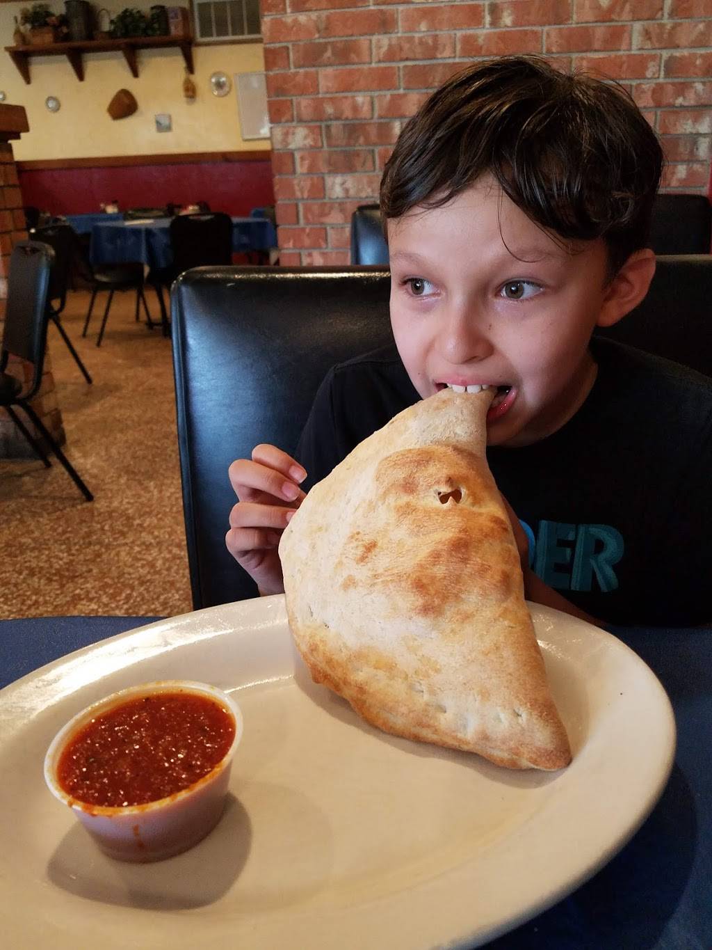 Napolis Restaurant & Pizza | restaurant | 13323 Jones Rd, Houston, TX 77070, USA | 2819555443 OR +1 281-955-5443