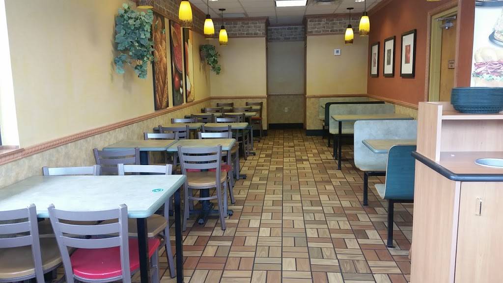Subway Restaurants | restaurant | 1805 SW 13th St, Gainesville, FL 32608, USA | 3523748345 OR +1 352-374-8345