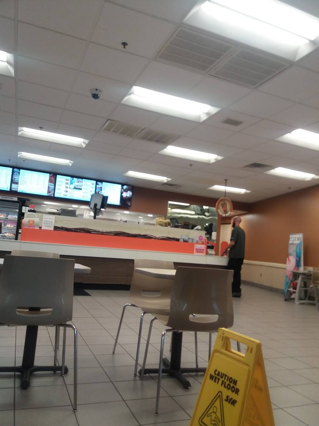 Dunkin | cafe | 556 Paper Mill Rd, Newark, DE 19711, USA | 3027386111 OR +1 302-738-6111