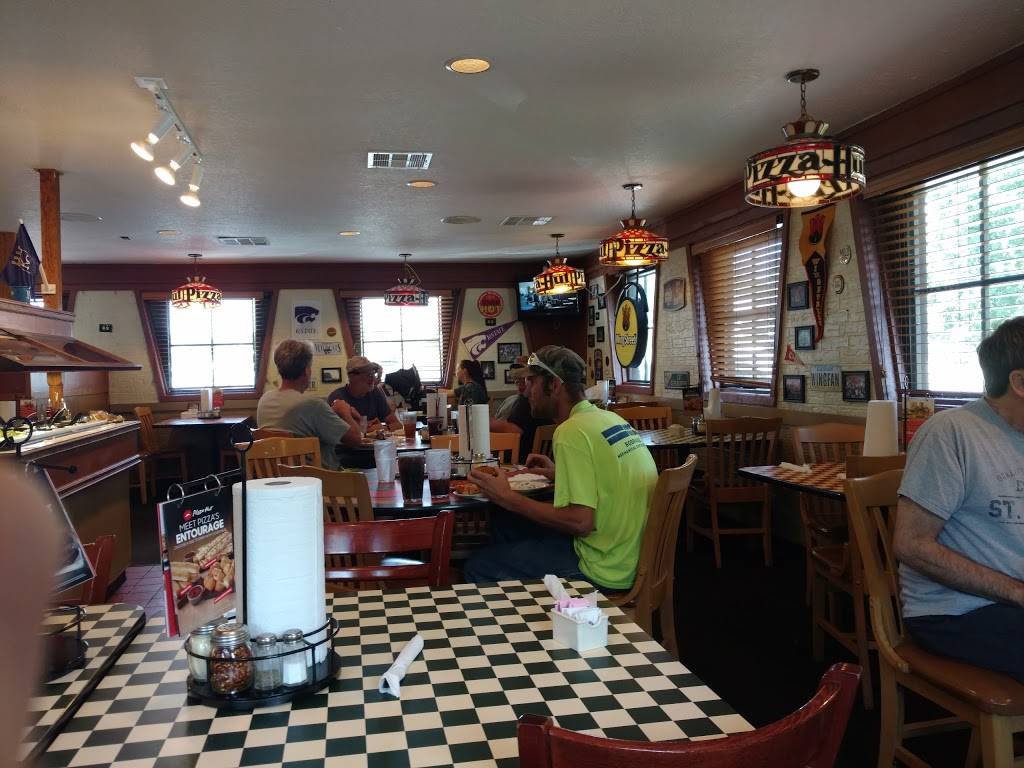 Pizza Hut | meal delivery | 2815 S 47th St, Kansas City, KS 66106, USA | 9132621851 OR +1 913-262-1851