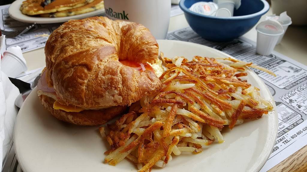 Village Restaurant | restaurant | 74 S Main St, Hardwick, VT 05843, USA | 8024725701 OR +1 802-472-5701