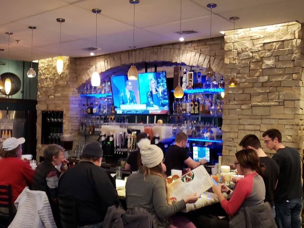 Sombreros Mexican Cantina | restaurant | 22702 Midland Dr, Shawnee, KS 66226, USA | 9134416700 OR +1 913-441-6700