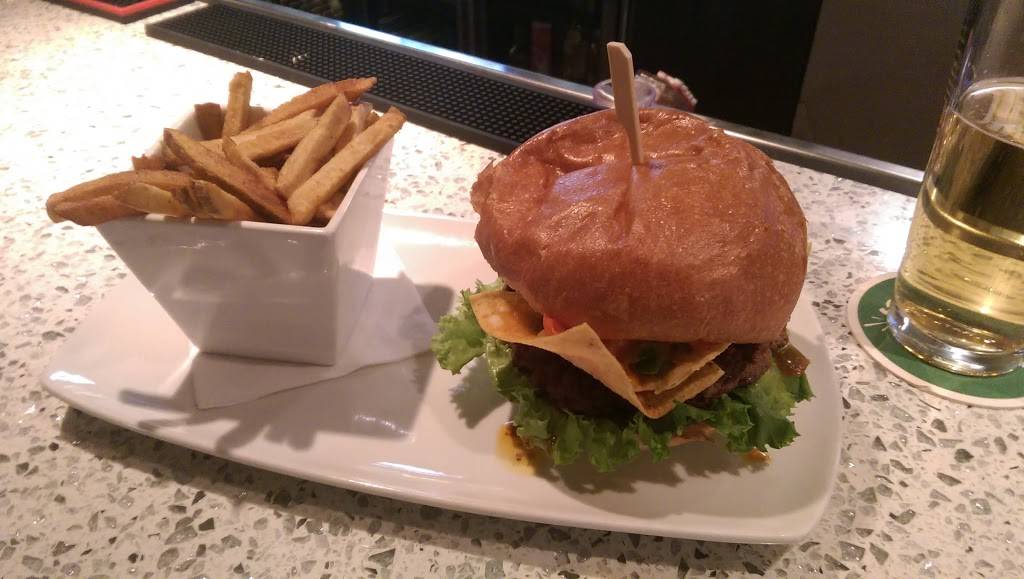 B&B Taps & Grill | restaurant | 2020 Lakeshore Rd, Burlington, ON L7R 4G8, Canada | 2893379119 OR +1 289-337-9119