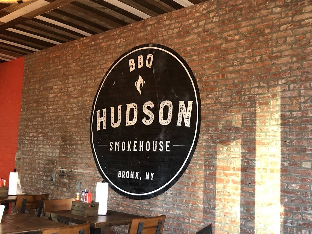 Hudson Smokehouse | restaurant | 37 Bruckner Blvd, The Bronx, NY 10454, USA | 7188727742 OR +1 718-872-7742
