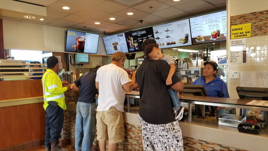 McDonalds | cafe | 27774 Base Line St, Highland, CA 92346, USA | 9098639400 OR +1 909-863-9400