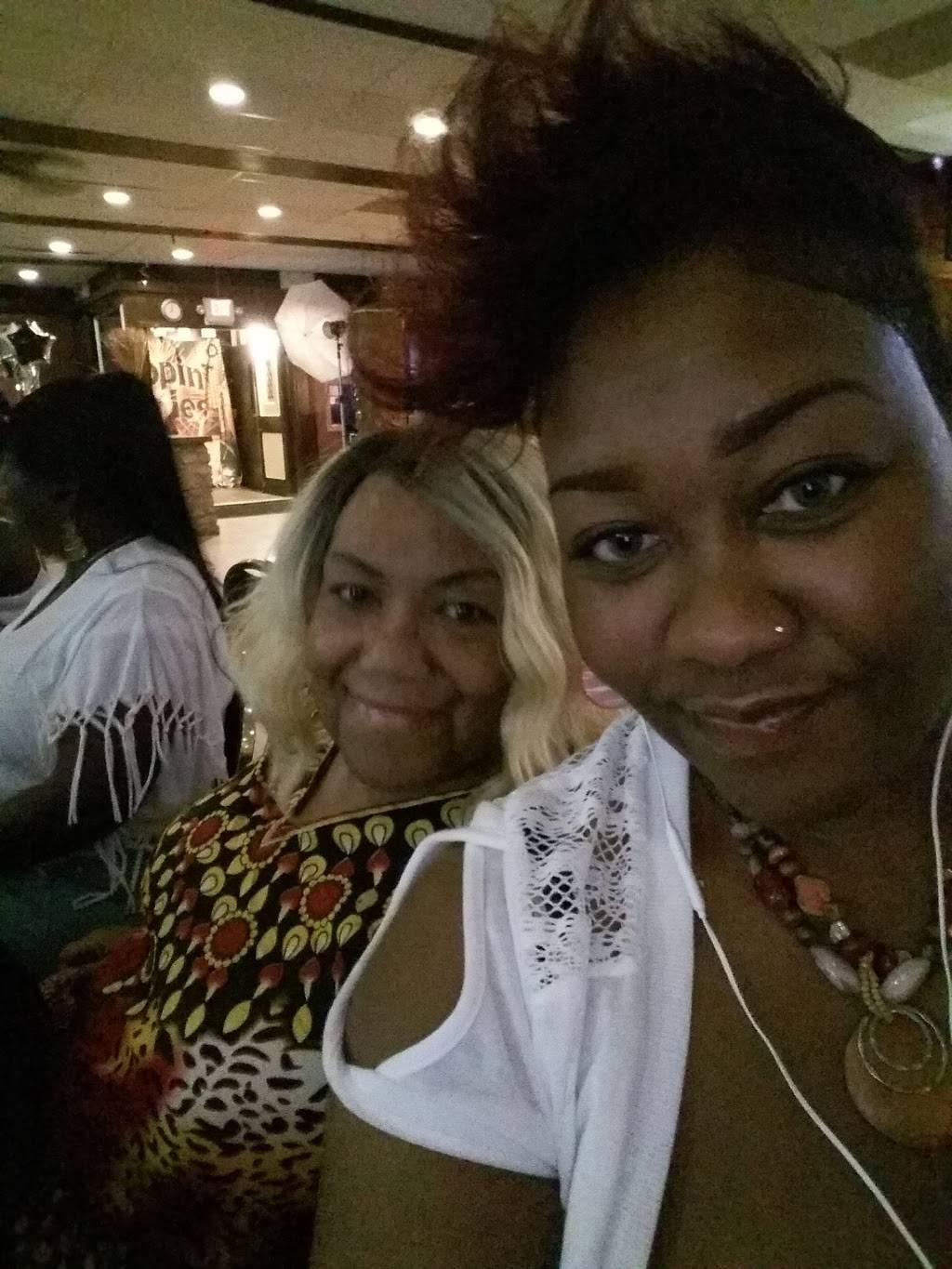 Ebony & Ivory Restaurant | restaurant | 5101 E 38th St, Indianapolis, IN 46218, USA | 3176026688 OR +1 317-602-6688