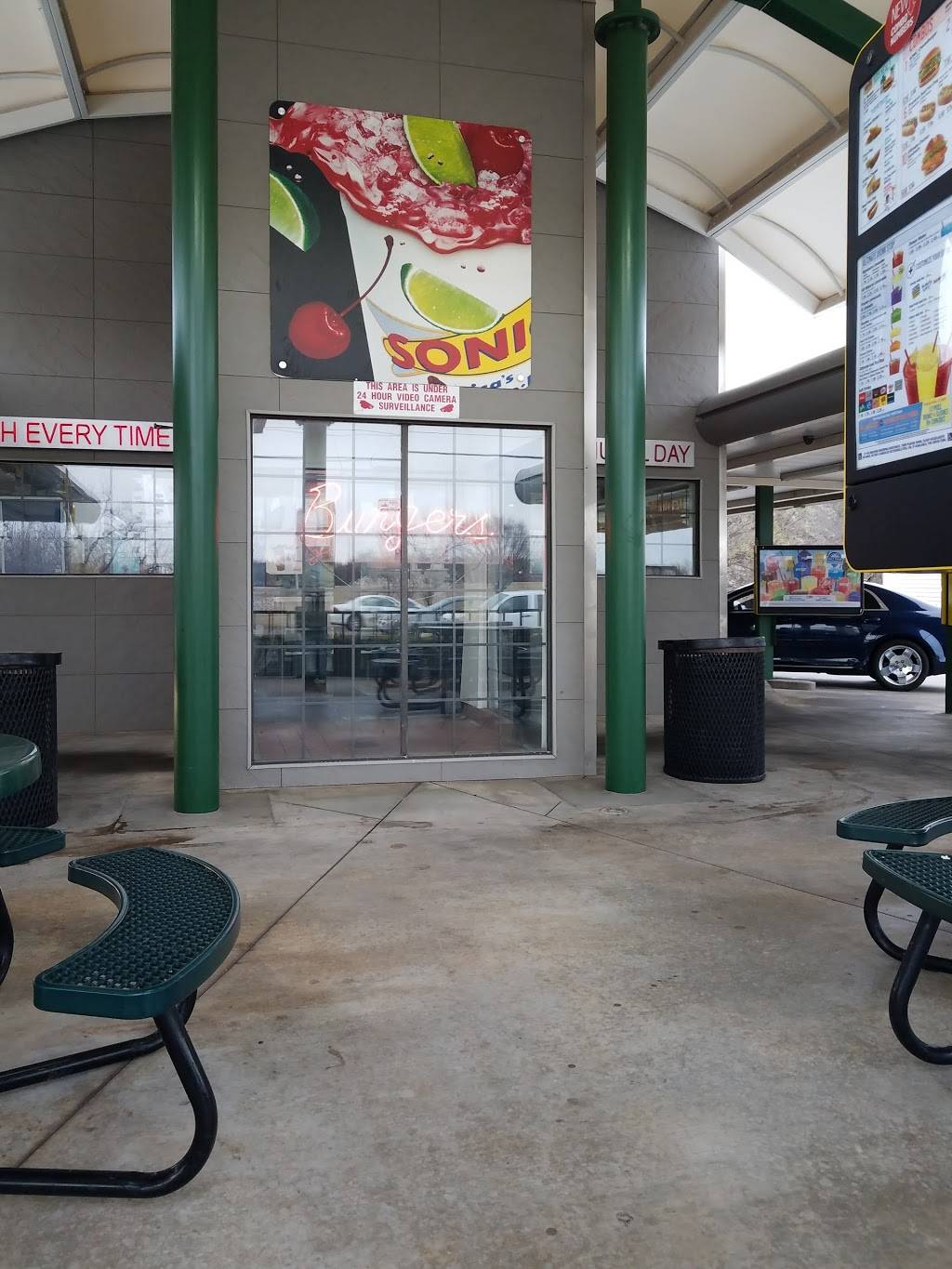 Sonic Drive-In | restaurant | 9300 N Rockwell Ave, Oklahoma City, OK 73132, USA | 4057209292 OR +1 405-720-9292