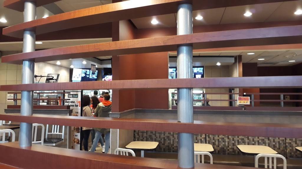 McDonalds | cafe | 60 Boston St, Lynn, MA 01904, USA | 7815922350 OR +1 781-592-2350