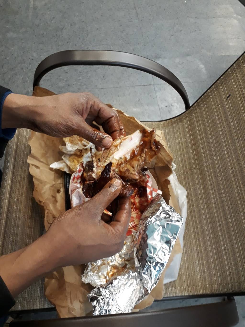 The Slab Bar-B-Que | restaurant | 1918 E 71st St, Chicago, IL 60649, USA | 7739665018 OR +1 773-966-5018