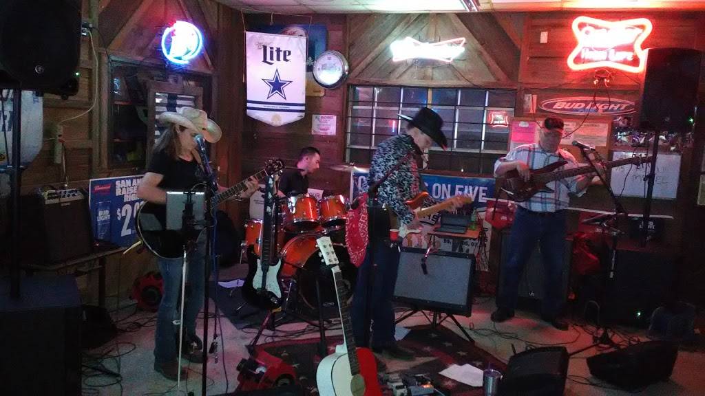 Luensmanns Icehouse and Grill | restaurant | 8810 FM 775, New Berlin, TX 78155, USA | 8304202400 OR +1 830-420-2400