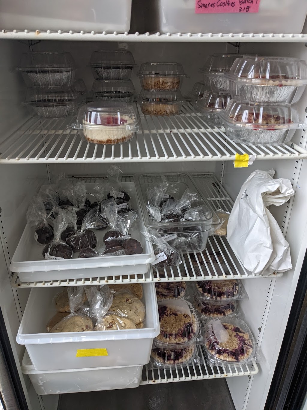 Misfit Doughnuts and Treats | restaurant | 133 Gregory St, Rochester, NY 14620, USA | 5852711233 OR +1 585-271-1233