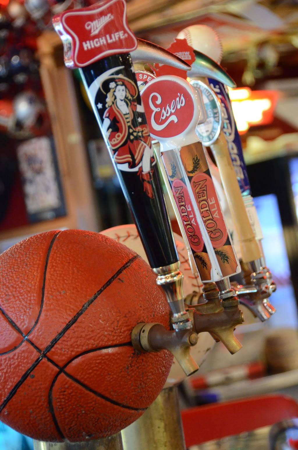 Rookies Food & Spirits | restaurant | 10267 US-14, Mazomanie, WI 53560, USA | 8444647942 OR +1 844-464-7942