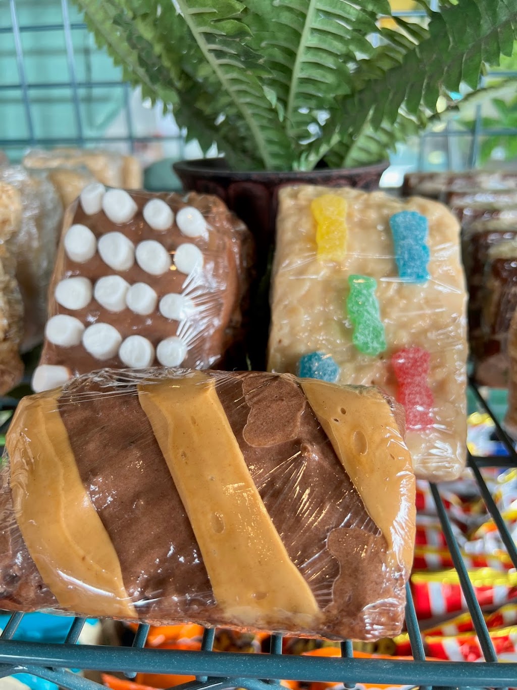 Maui Wowie Shack | restaurant | 4651 Mission Blvd, San Diego, CA 92109, USA | 8584124019 OR +1 858-412-4019