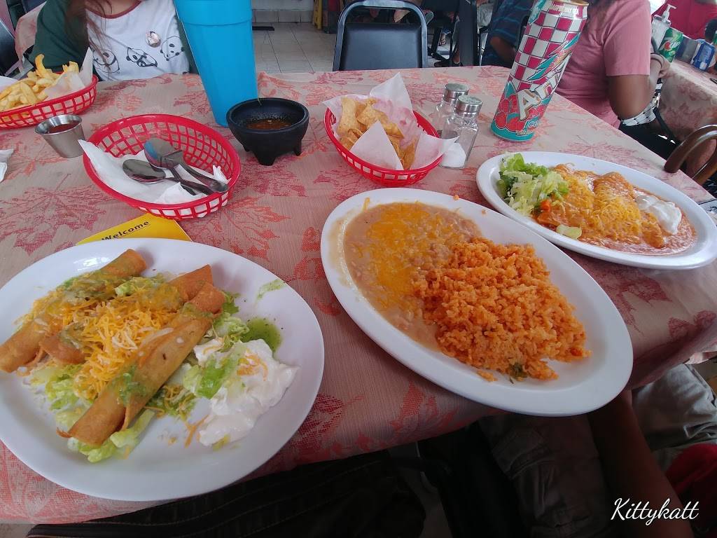 Abuelas Kitchen | restaurant | 1503 Lakeshore Dr, Lake Elsinore, CA 92530, USA | 9513141629 OR +1 951-314-1629