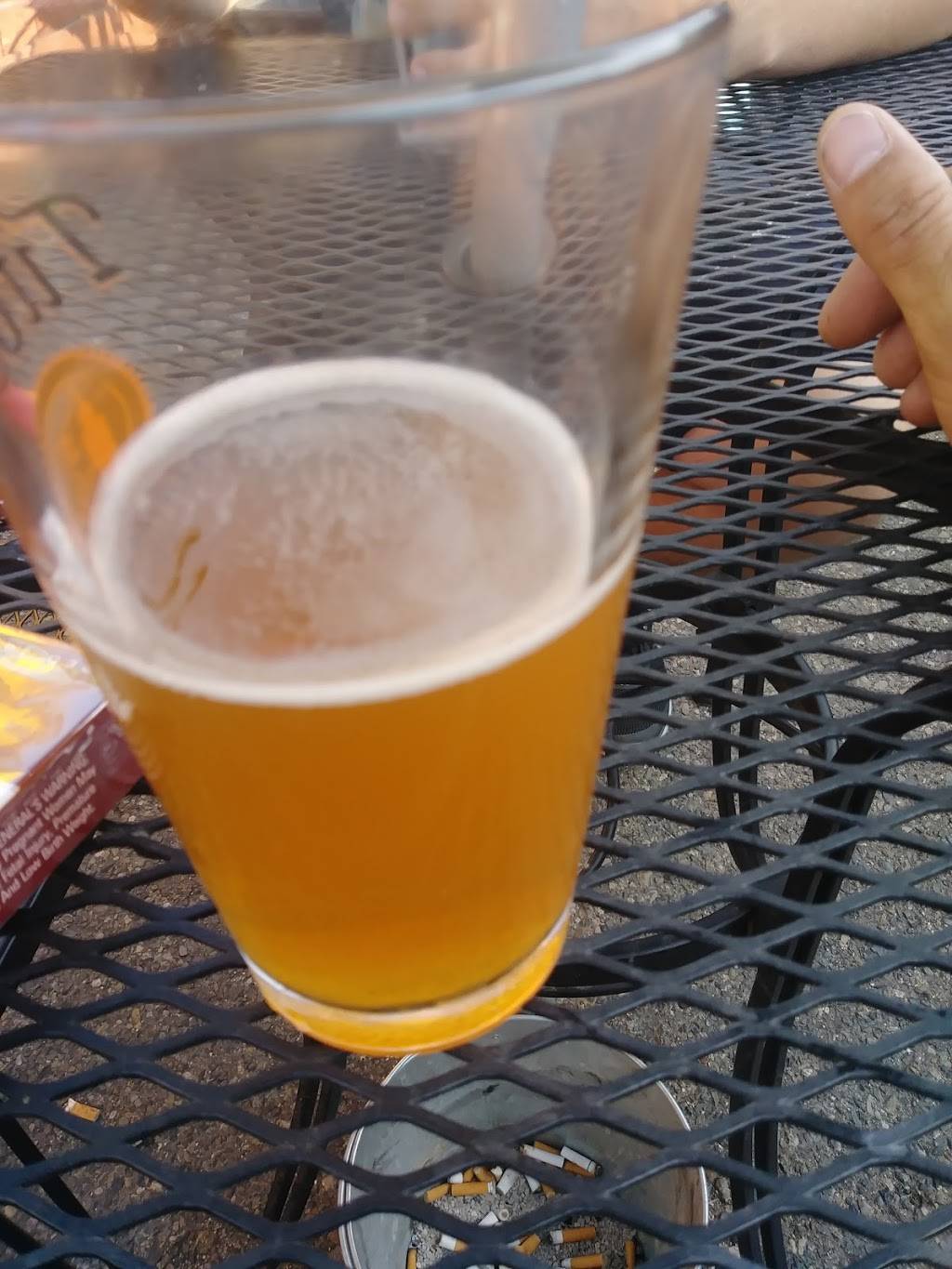 Blinker Tavern | restaurant | 206 Washington Ave N, Kent, WA 98032, USA | 2538502337 OR +1 253-850-2337