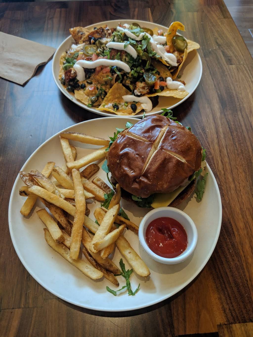 Veggie Grill | restaurant | Palomar Place Center #100, 965 Palomar Airport Rd, Carlsbad, CA 92011, USA | 7604380034 OR +1 760-438-0034